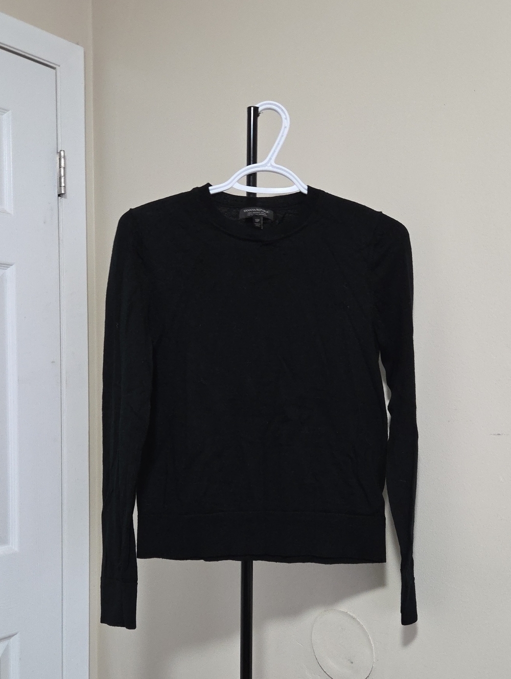Banana Republic Black Crewneck Lightweight Sweater